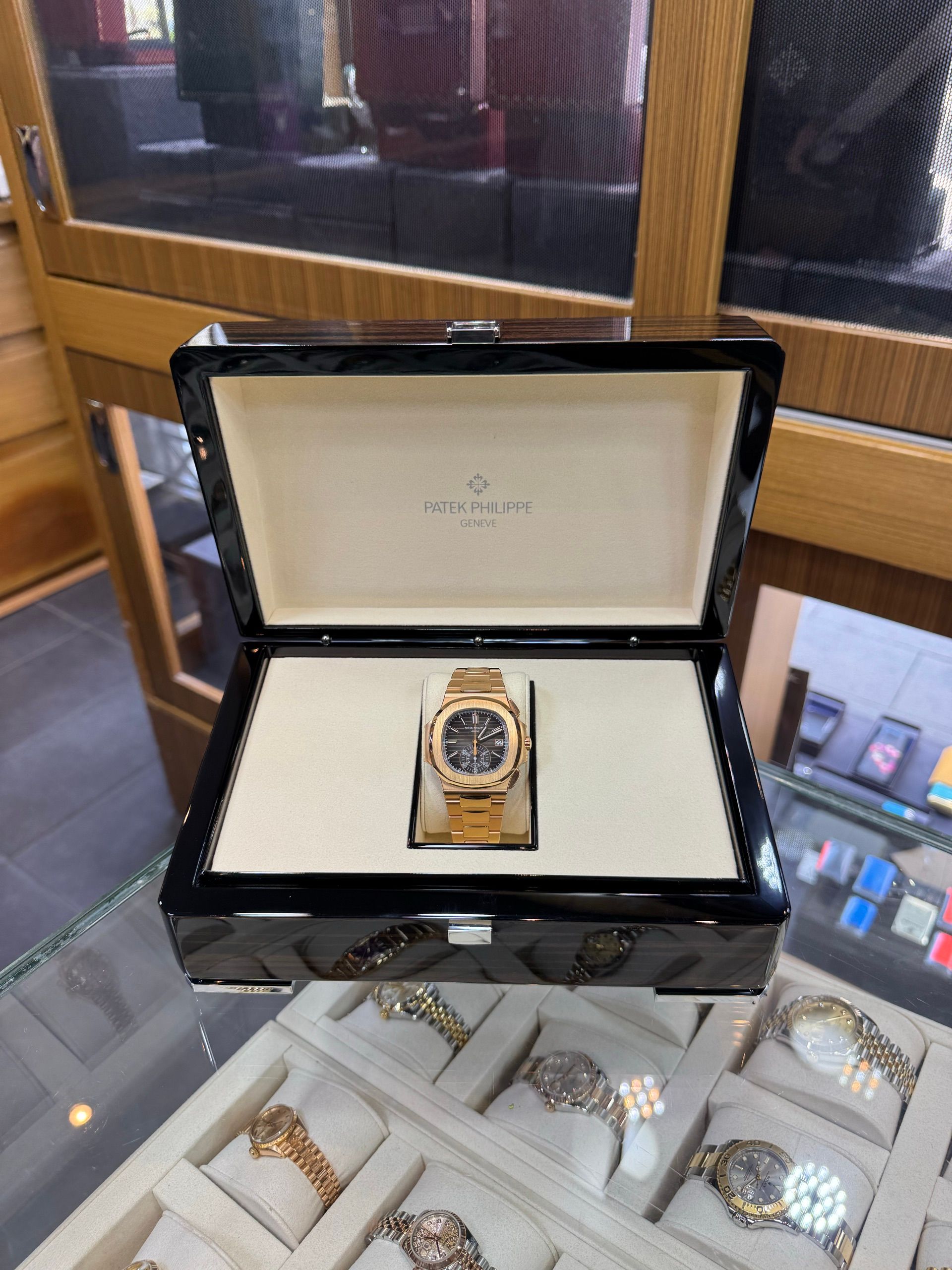Patek Philippe — 8