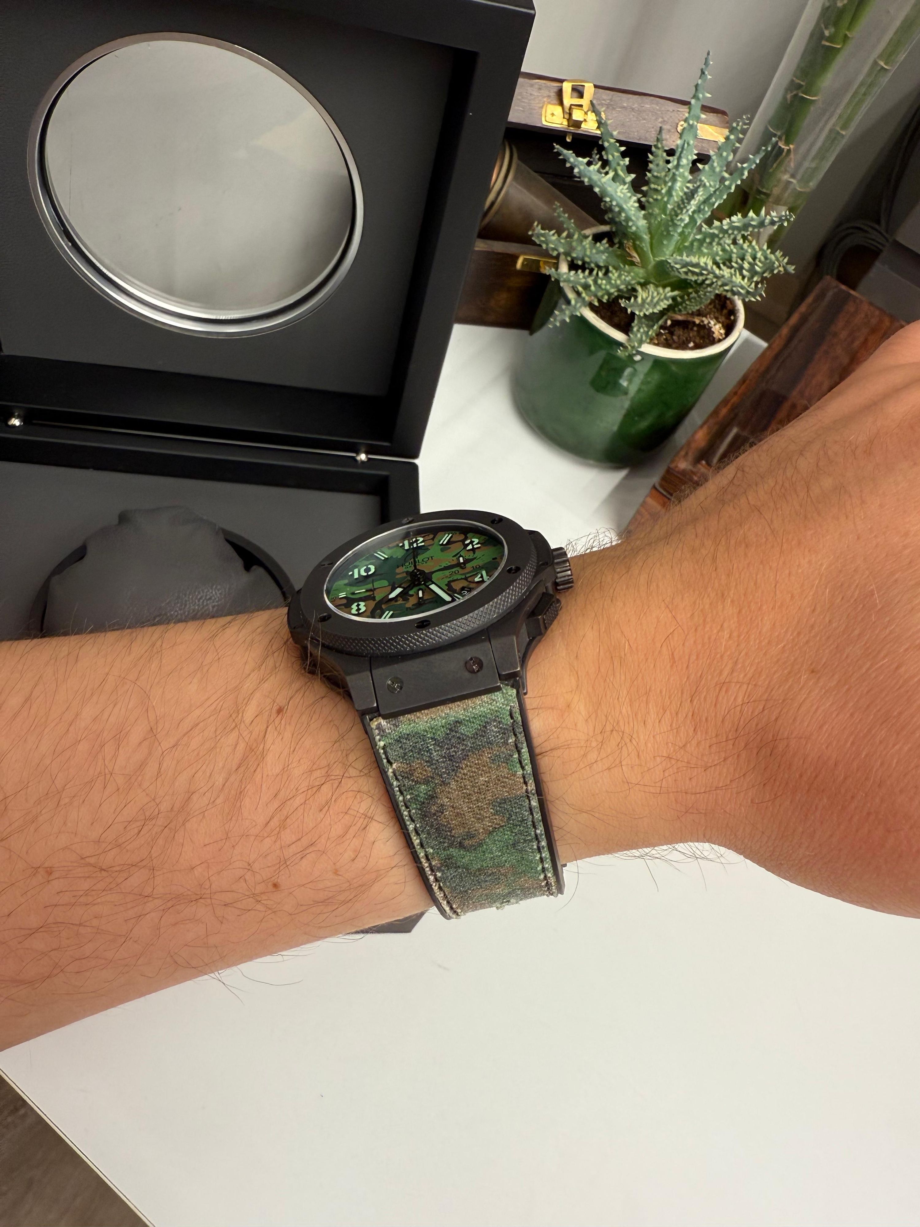 Hublot — 2