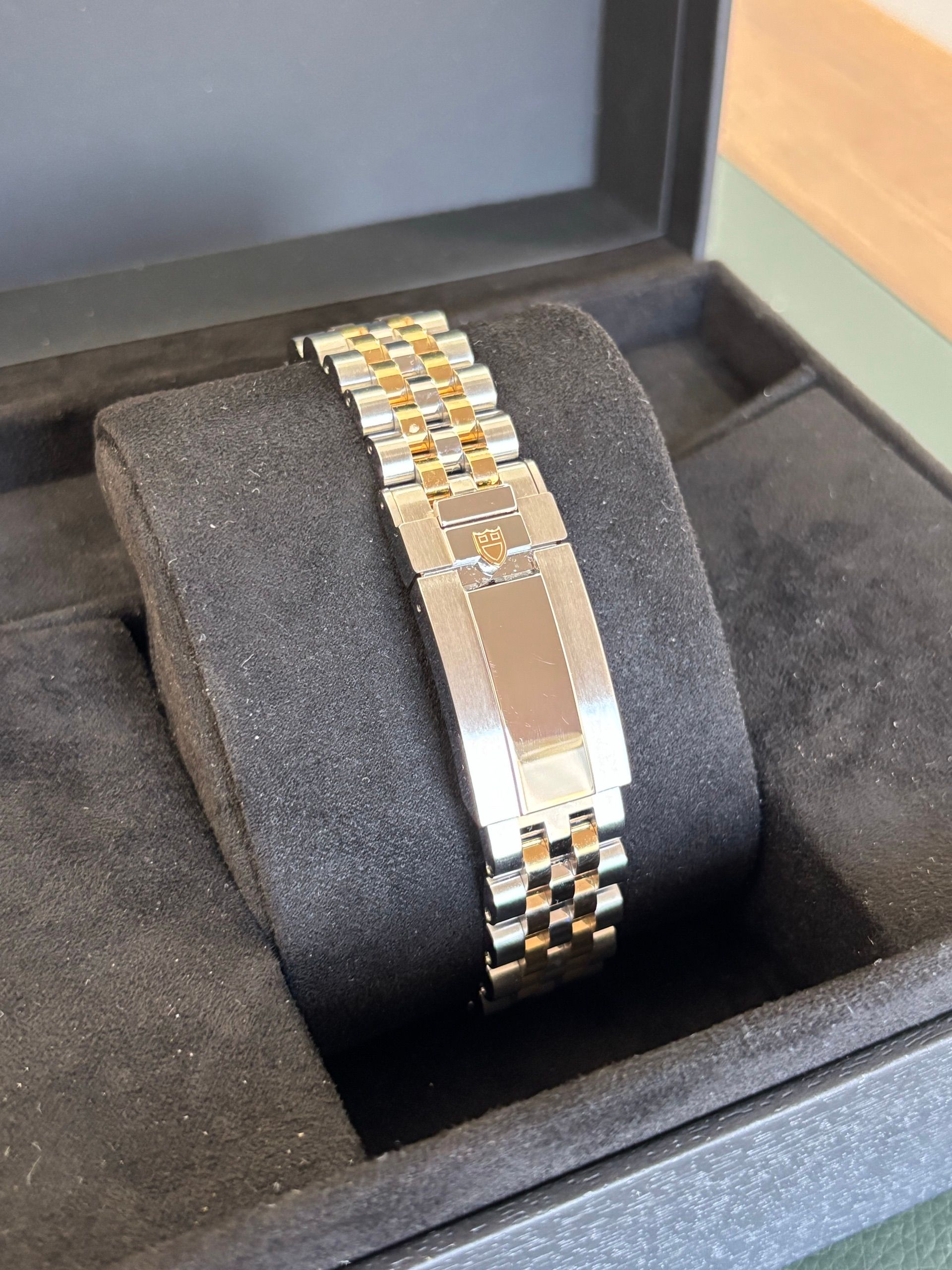 Tudor — 4