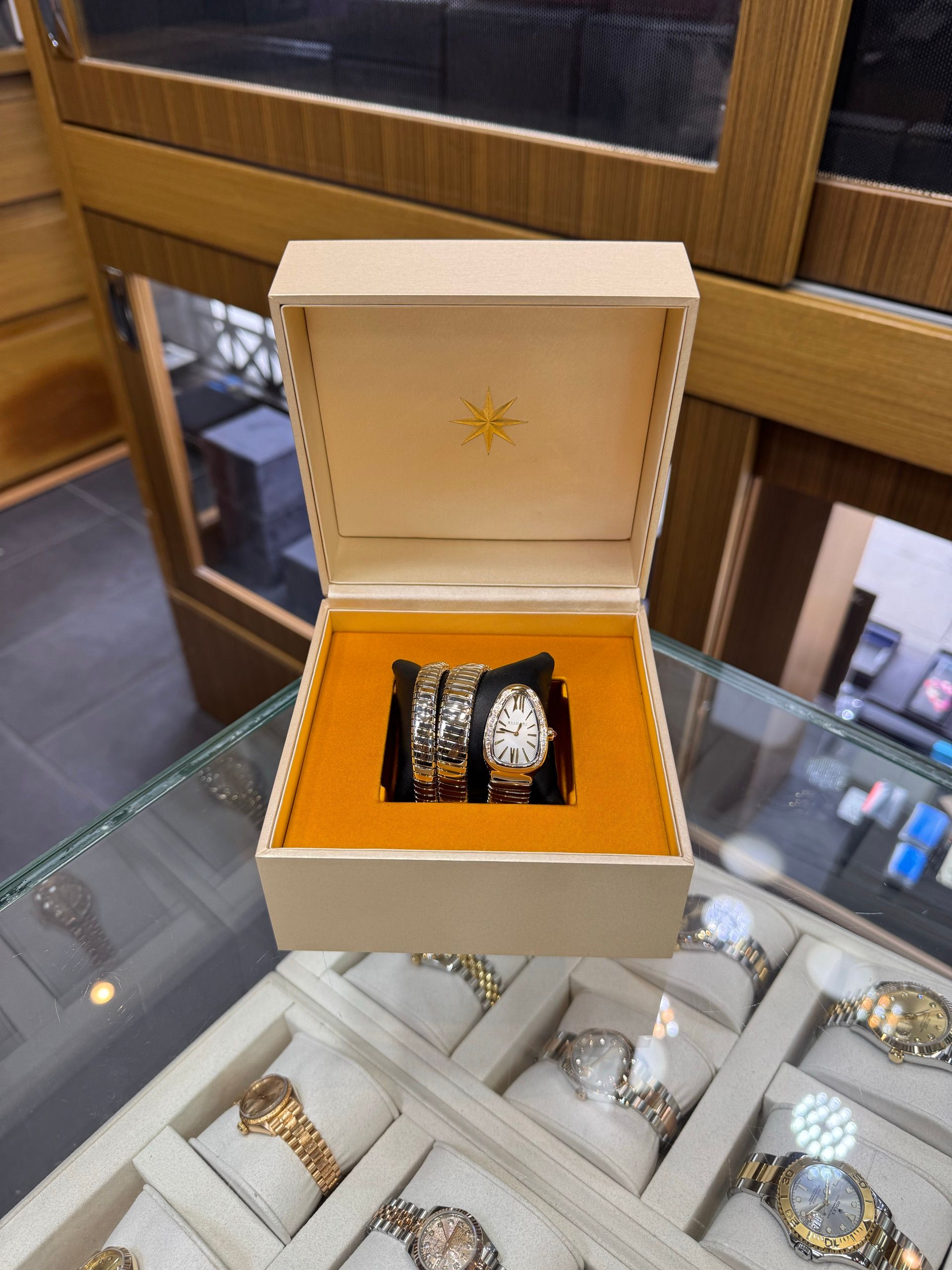 Bvlgari — 8