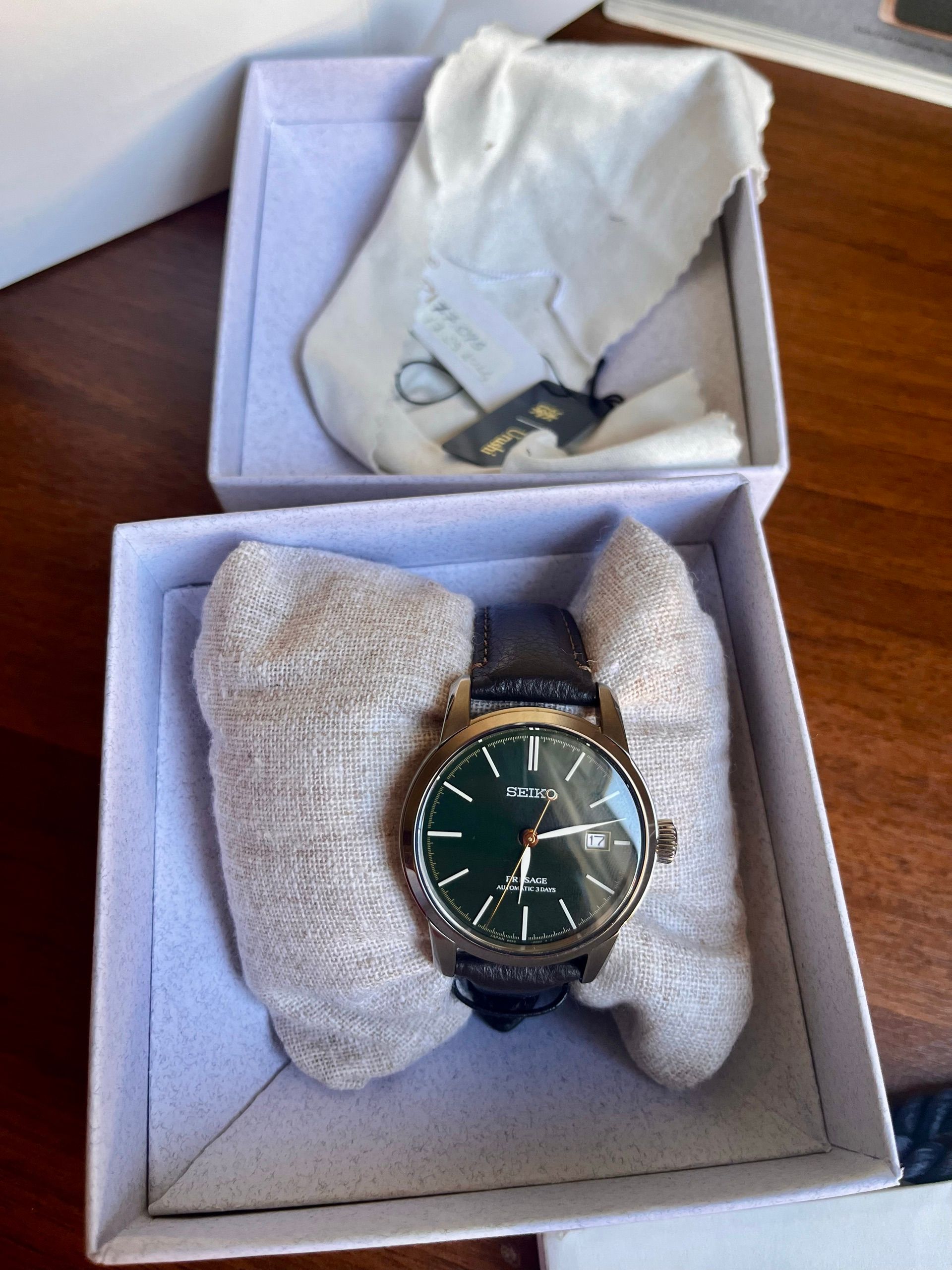 Seiko — 7