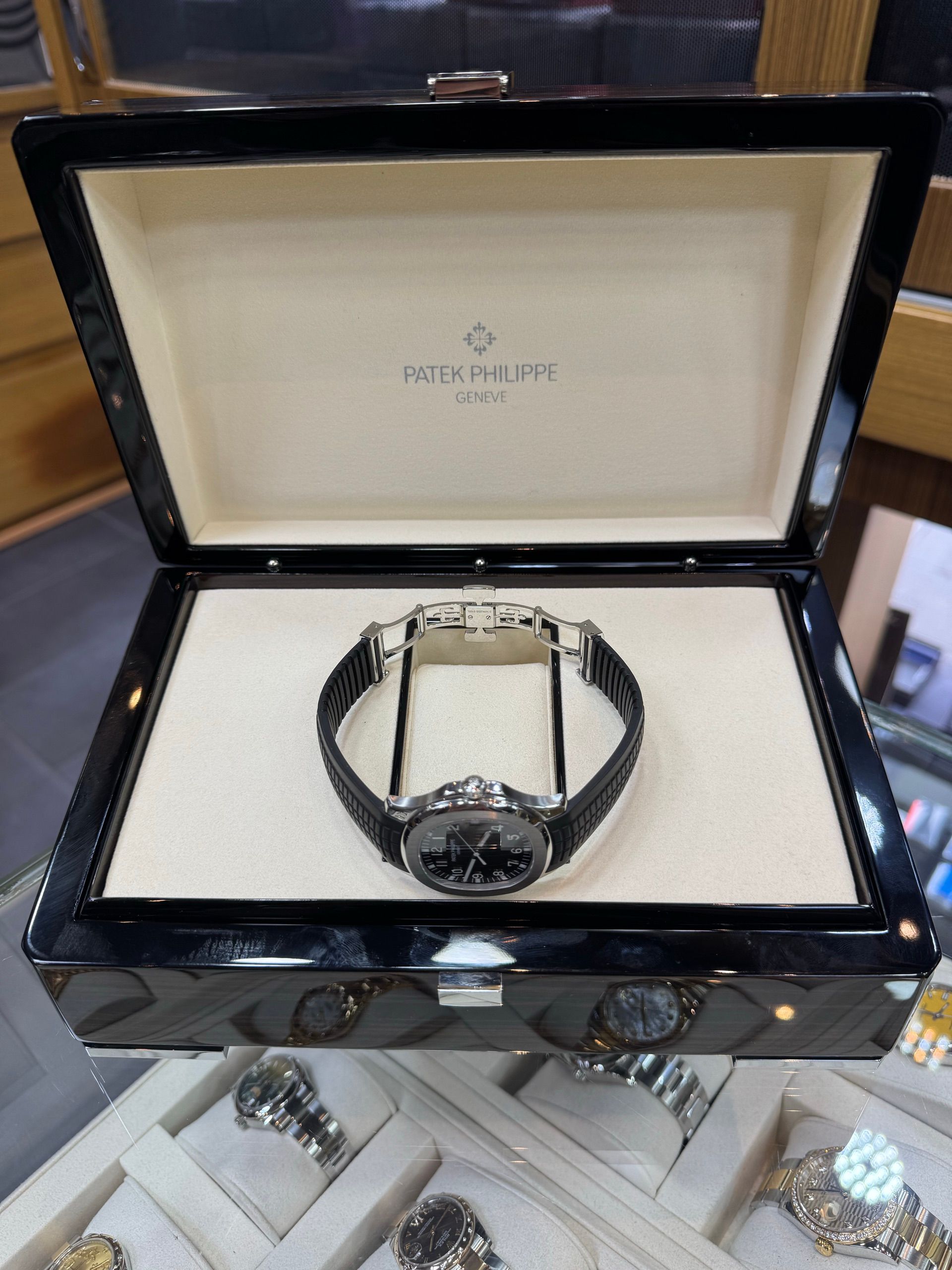 Patek Philippe — 8