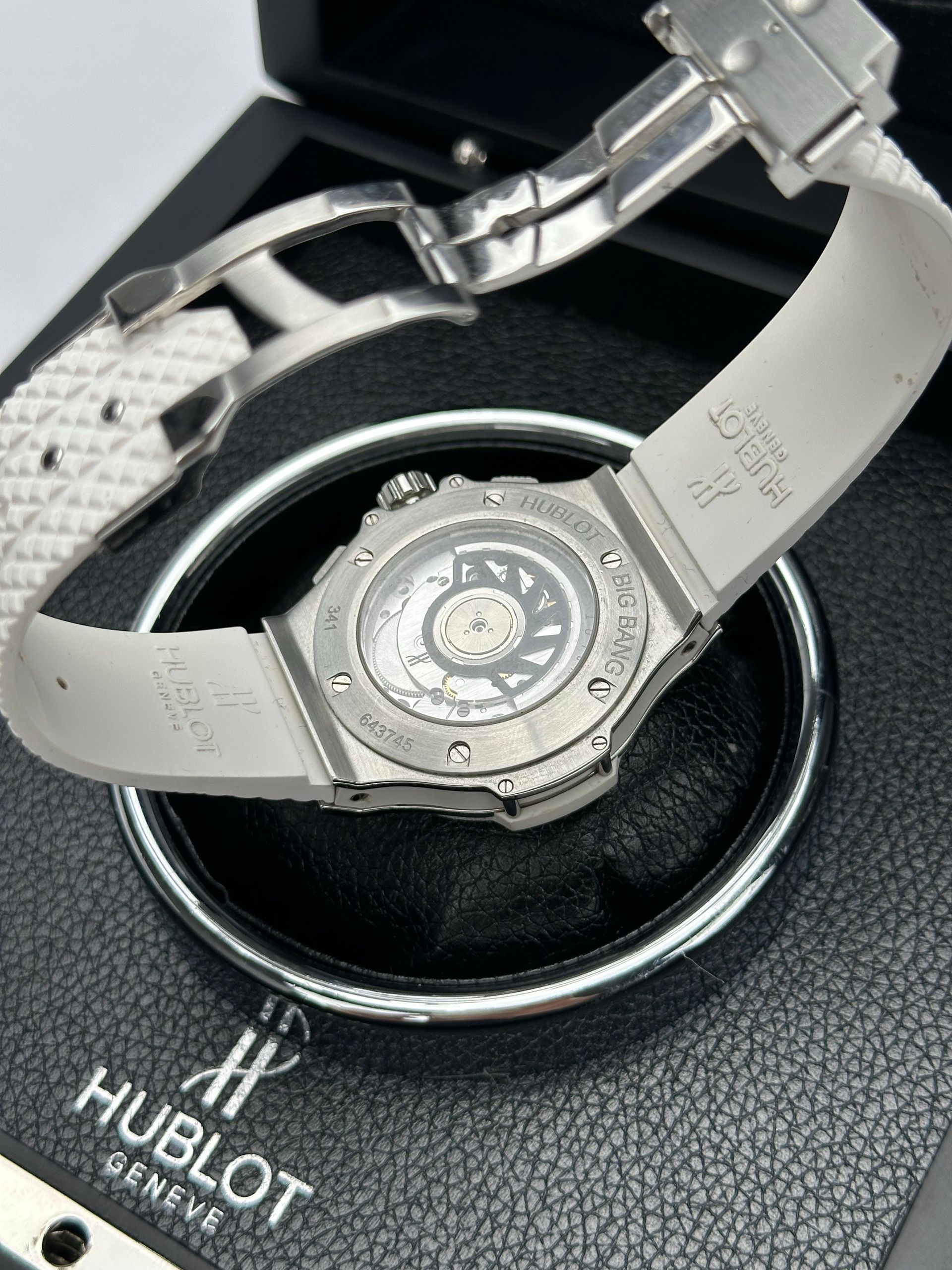 Hublot — 5
