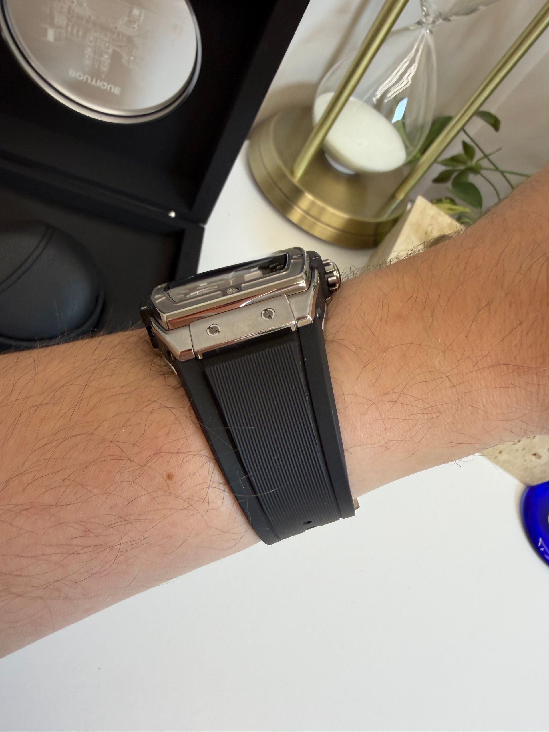 Hublot — 2