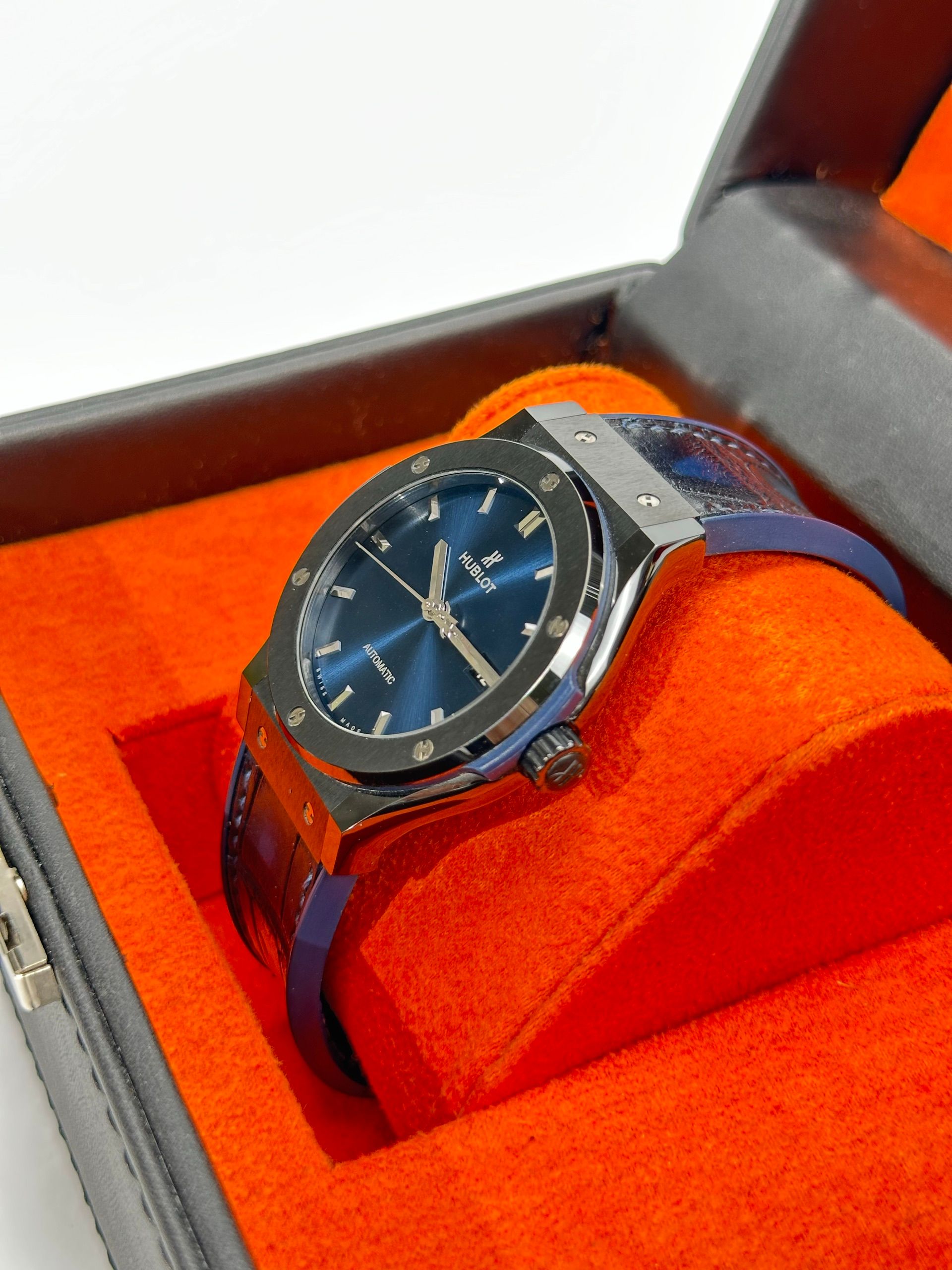 Hublot — 3