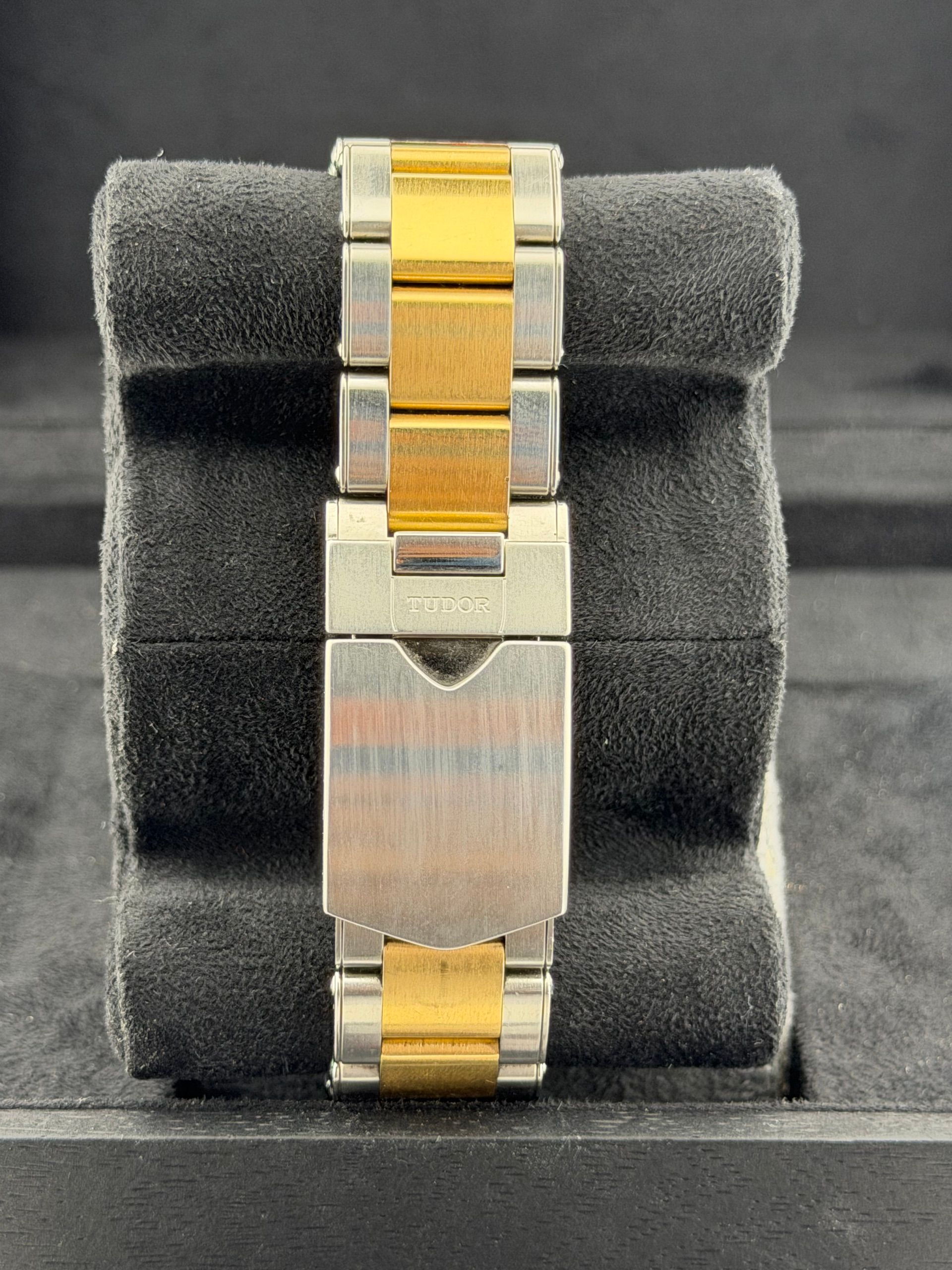 Tudor — 6