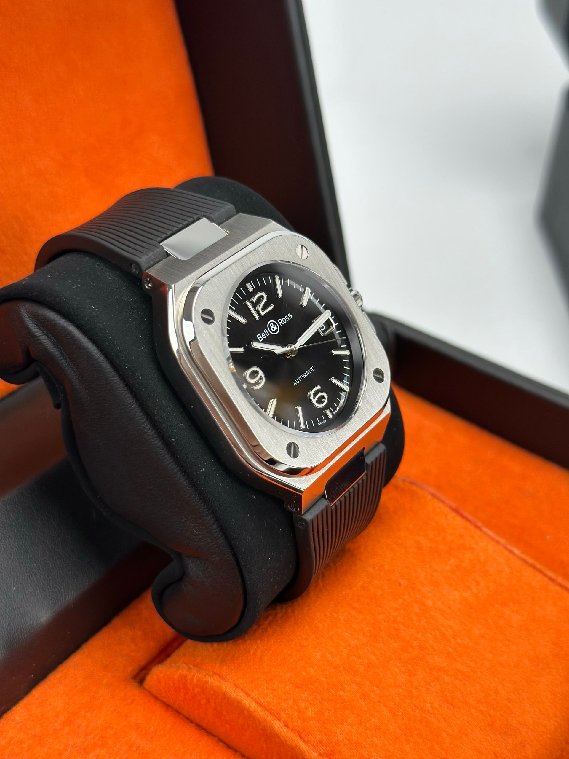 Bell & Ross — 2