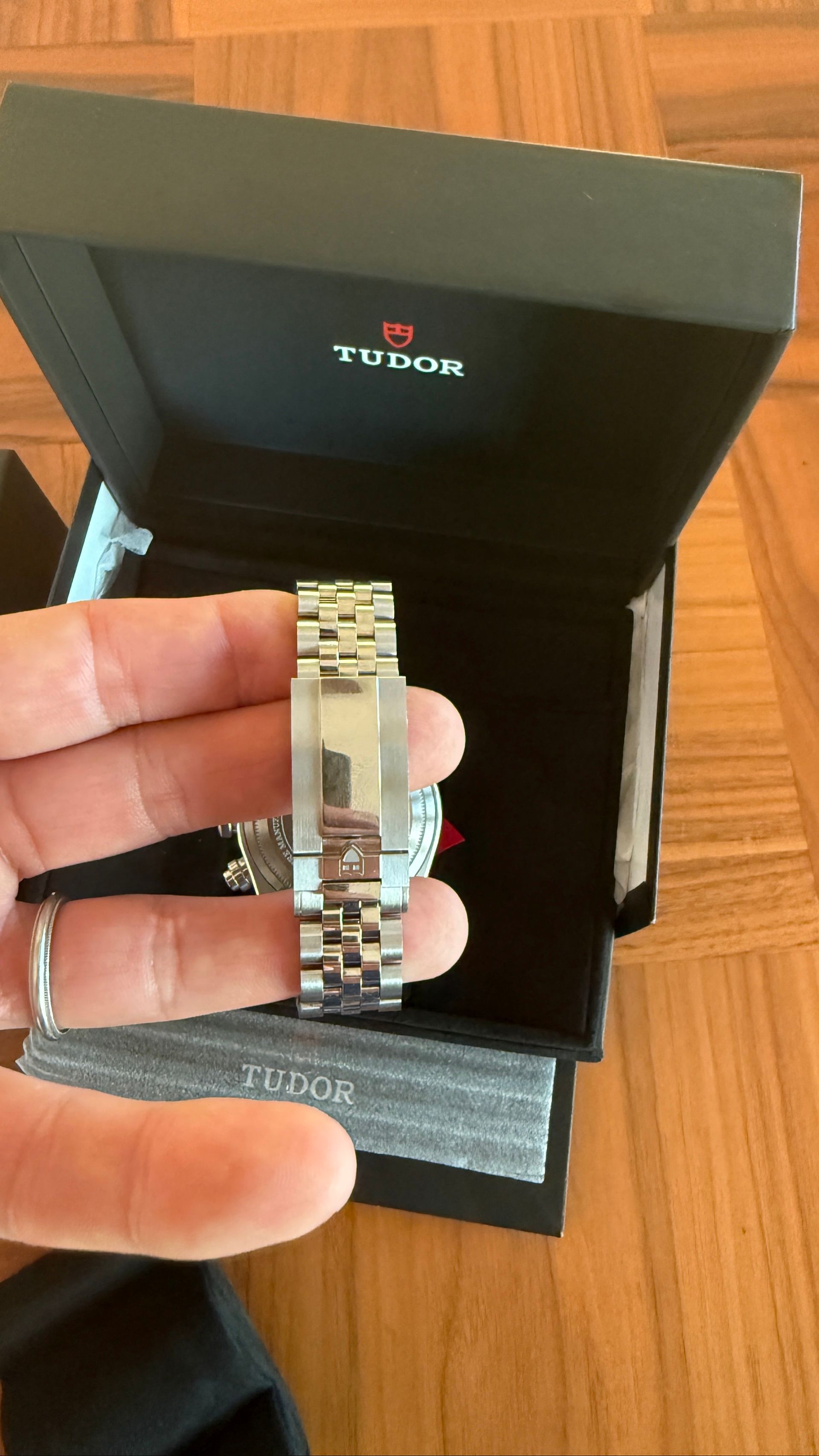 Tudor — 6